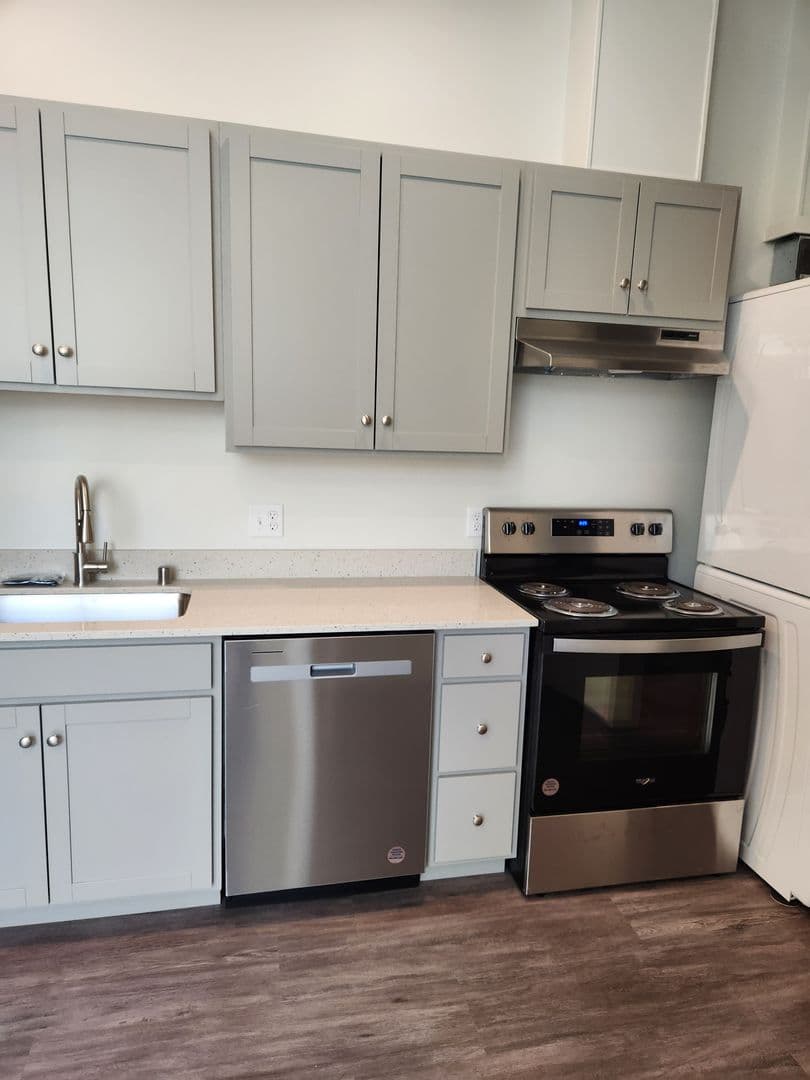 McKenzie Square Apartments 3 of 16