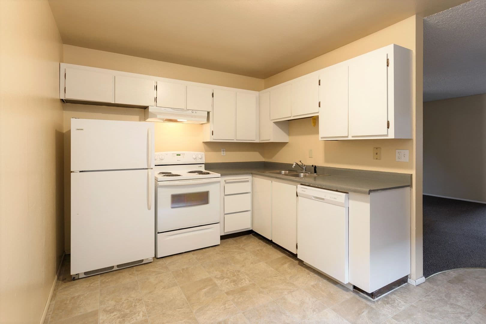 Parkhill Suites 2 of 12