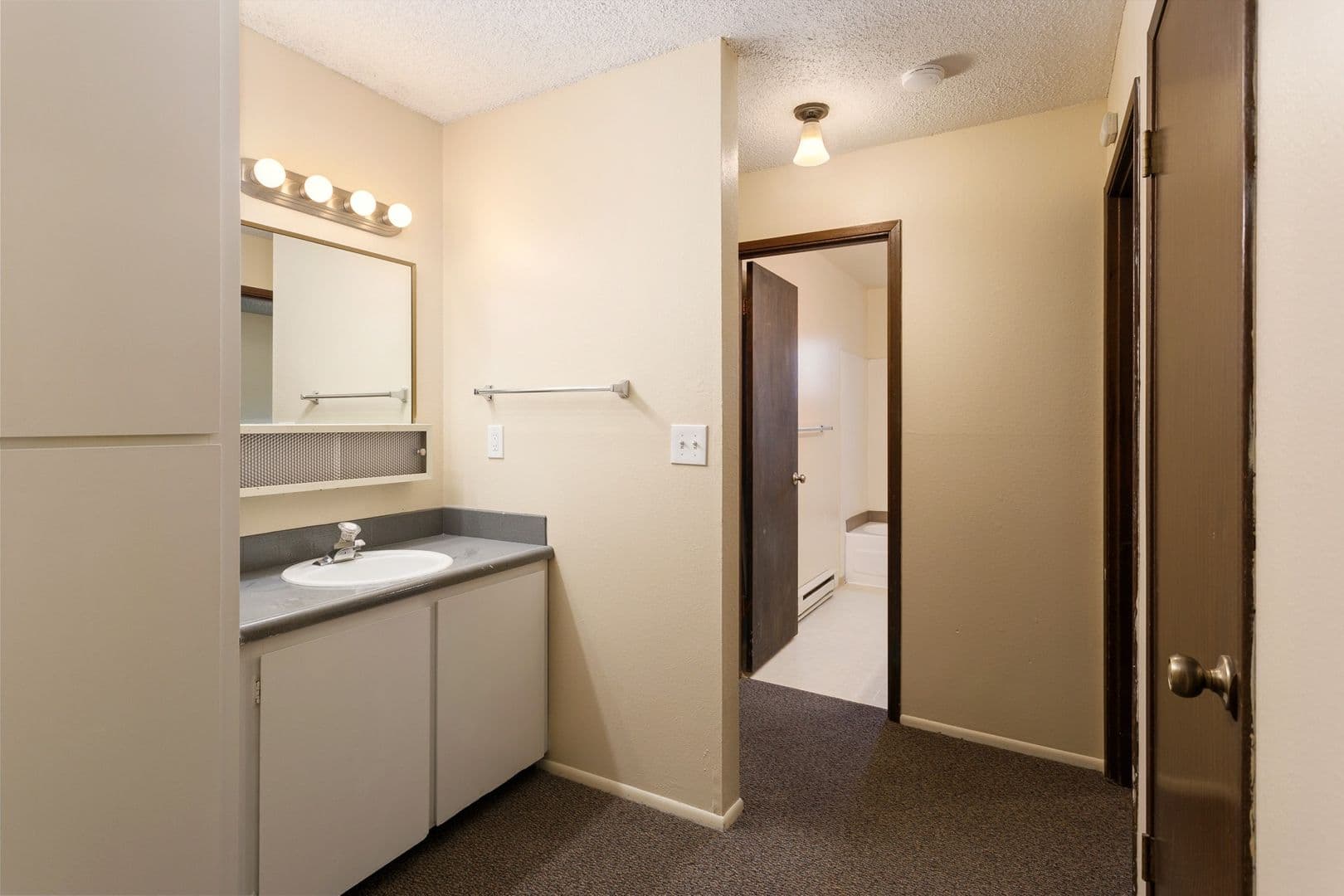 Parkhill Suites 9 of 12