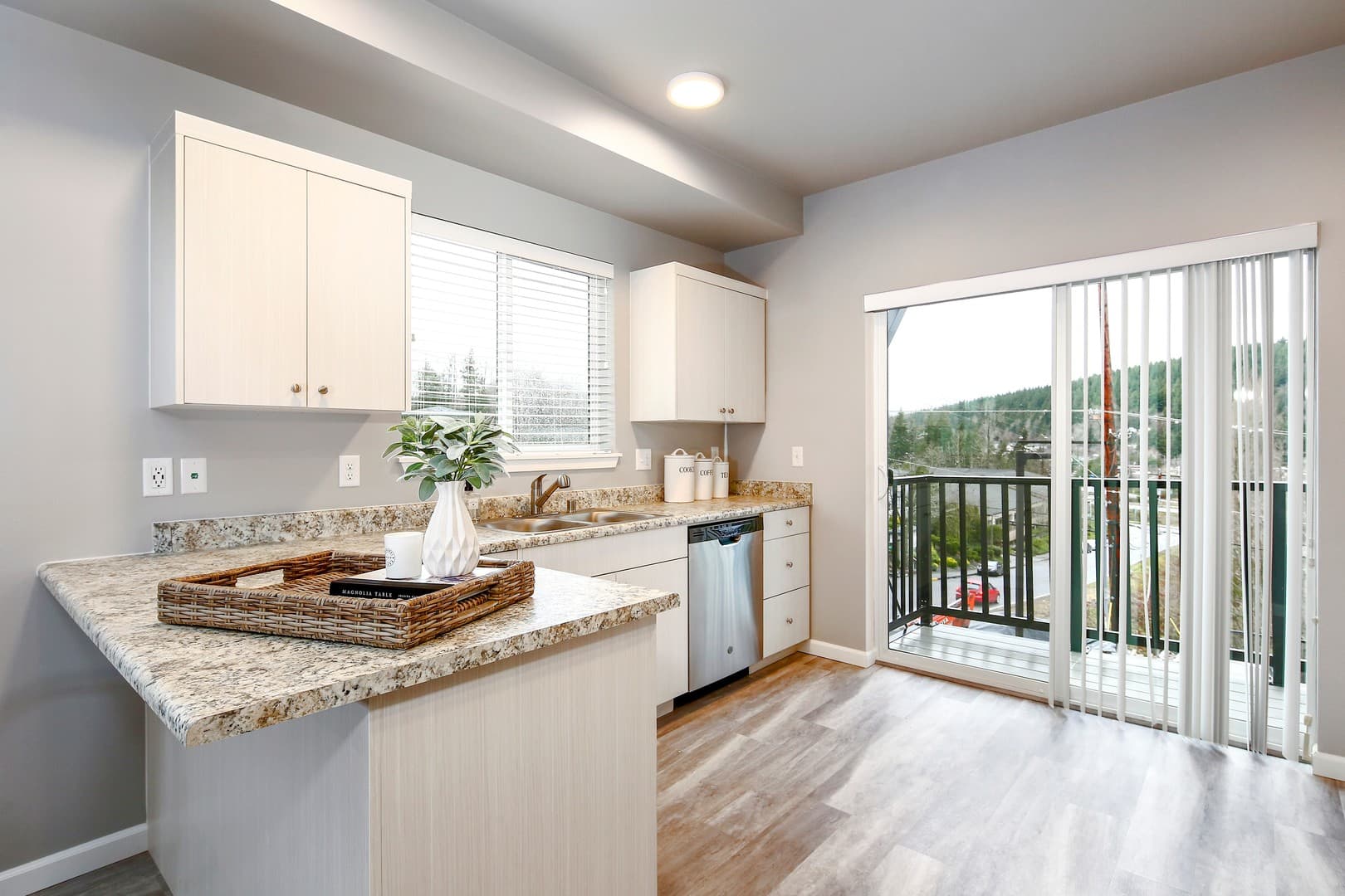 East Ridge Apartments 4 of 17