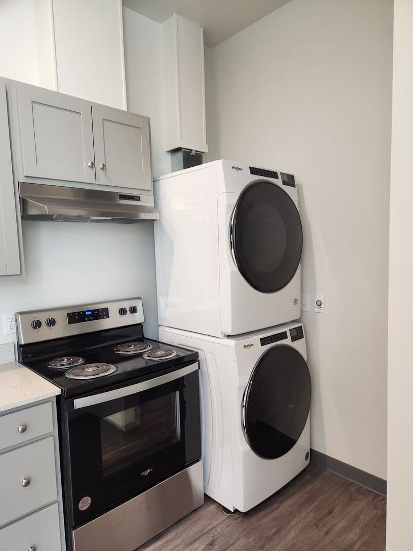 McKenzie Square Apartments 4 of 16