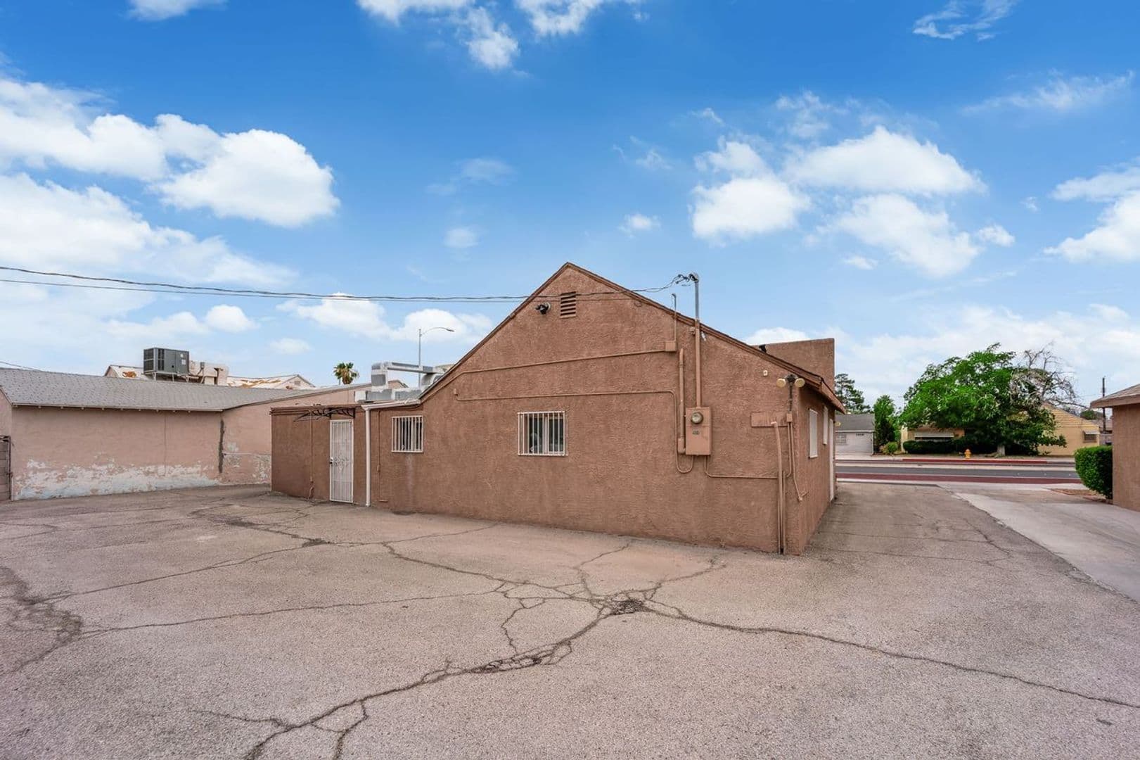 1404 S MARYLAND PARKWAY - OFFICE RENTAL 2 of 19