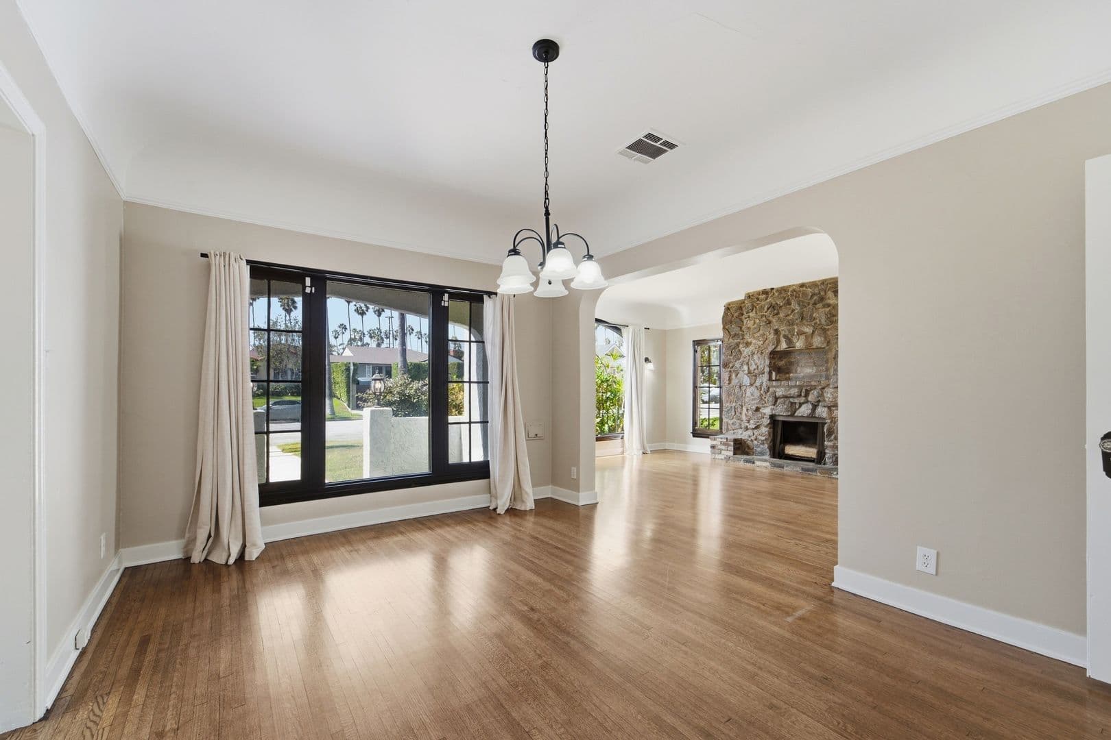 5616 S. Rimpau Blvd 7 of 31
