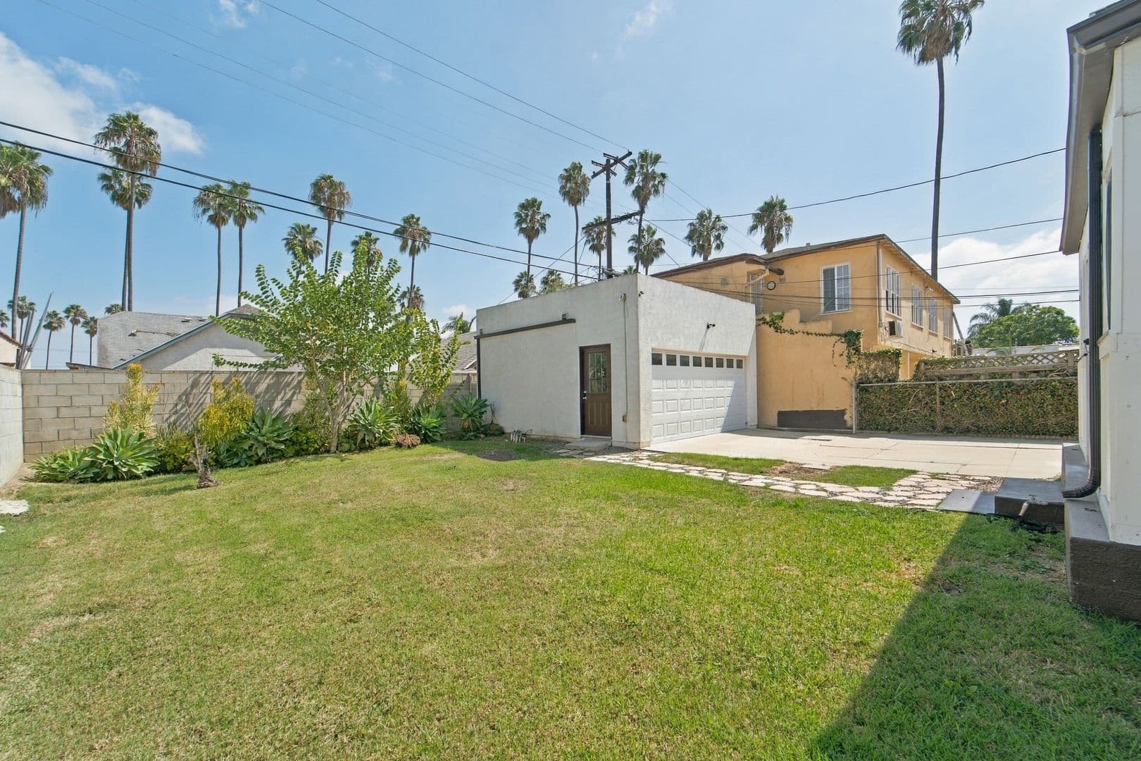 5616 S. Rimpau Blvd 29 of 31