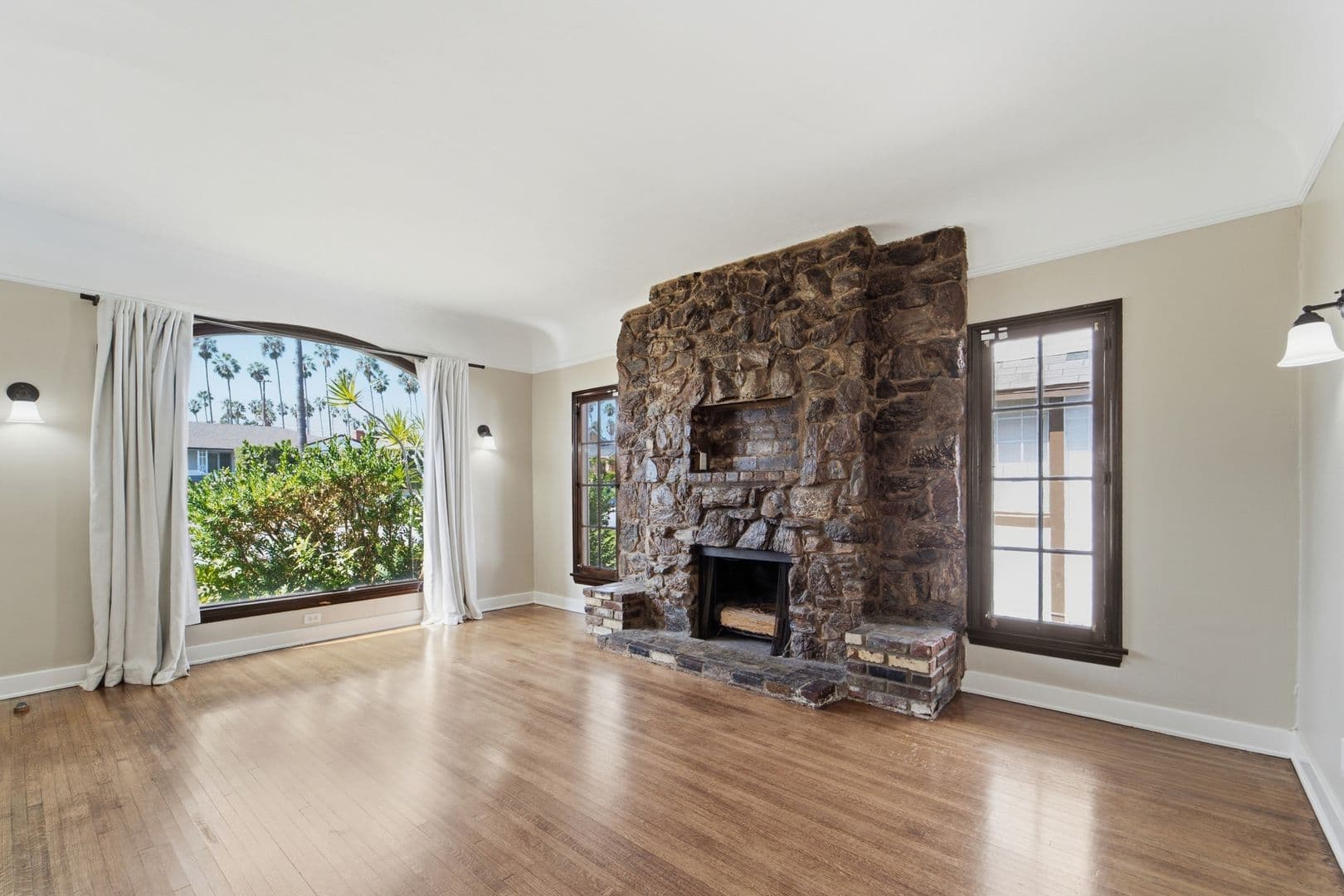 5616 S. Rimpau Blvd 5 of 31