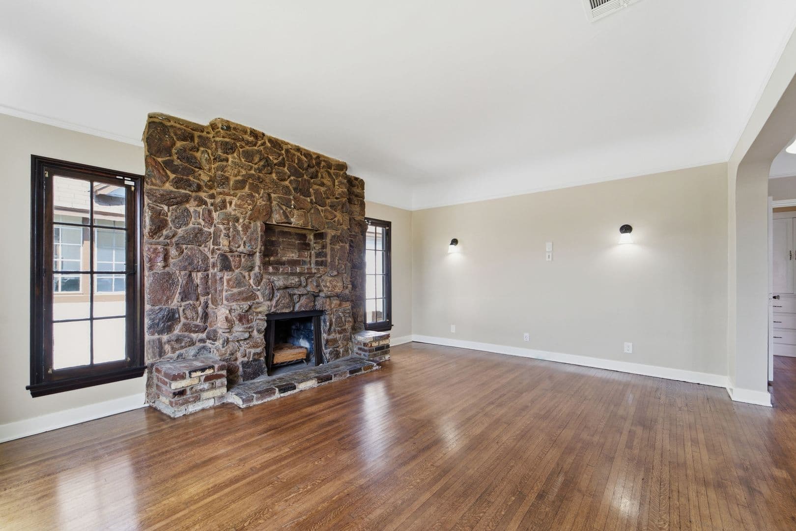 5616 S. Rimpau Blvd 3 of 31