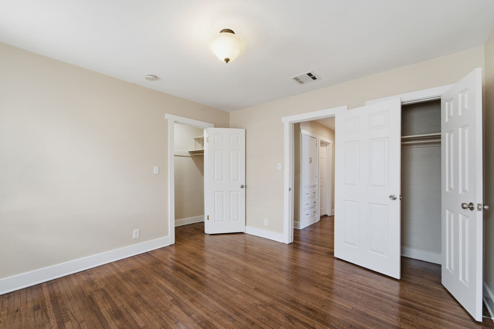 5616 S. Rimpau Blvd 18 of 31