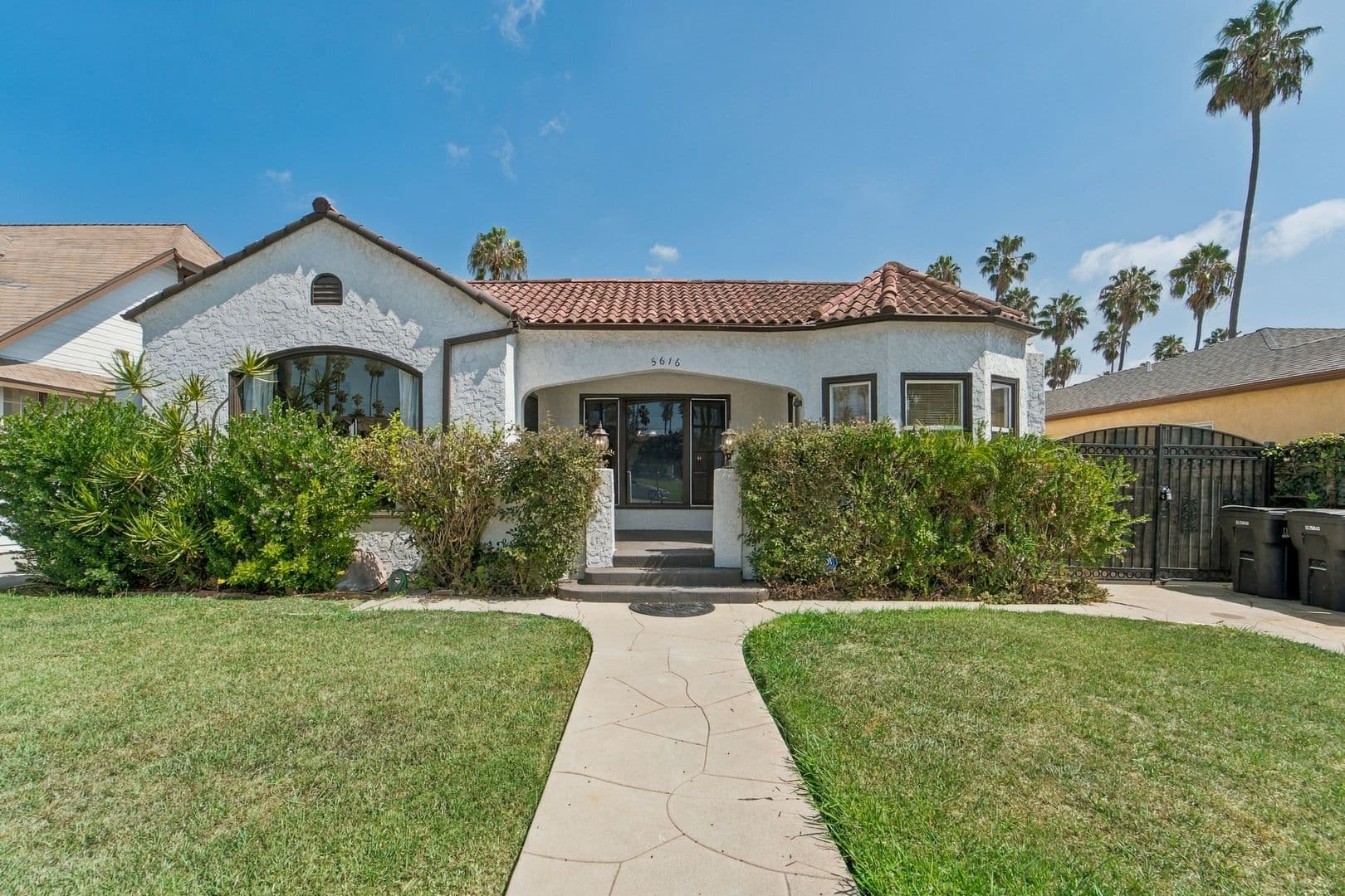 5616 S. Rimpau Blvd 1 of 8