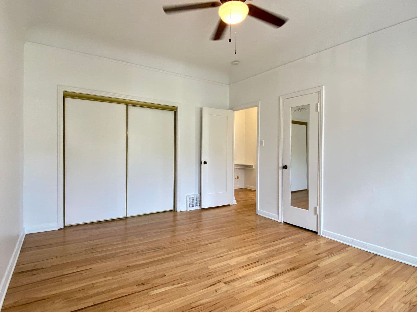 369 North Spaulding Avenue (6600) 15 of 18