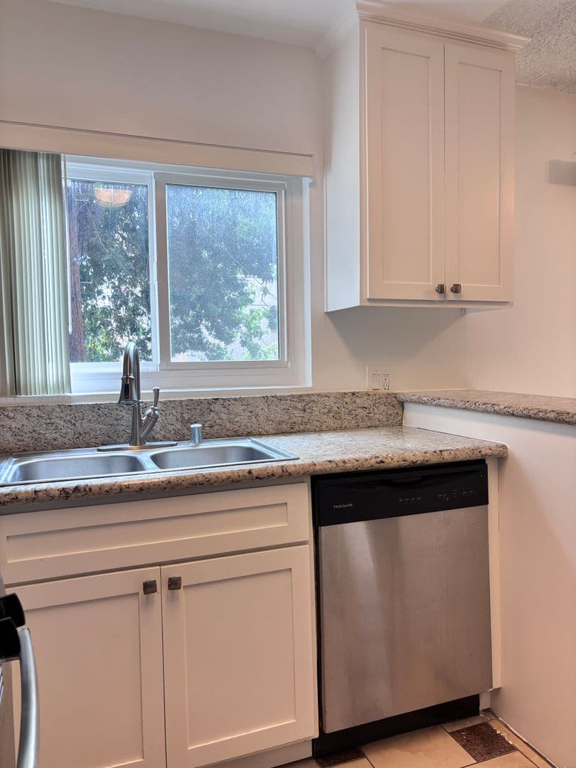 928 South Sherbourne Drive (6605) 18 of 18