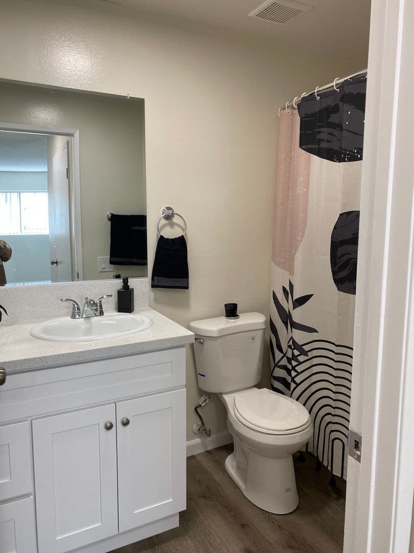 8608 Foothill Blvd (z1450.28) 21 of 22