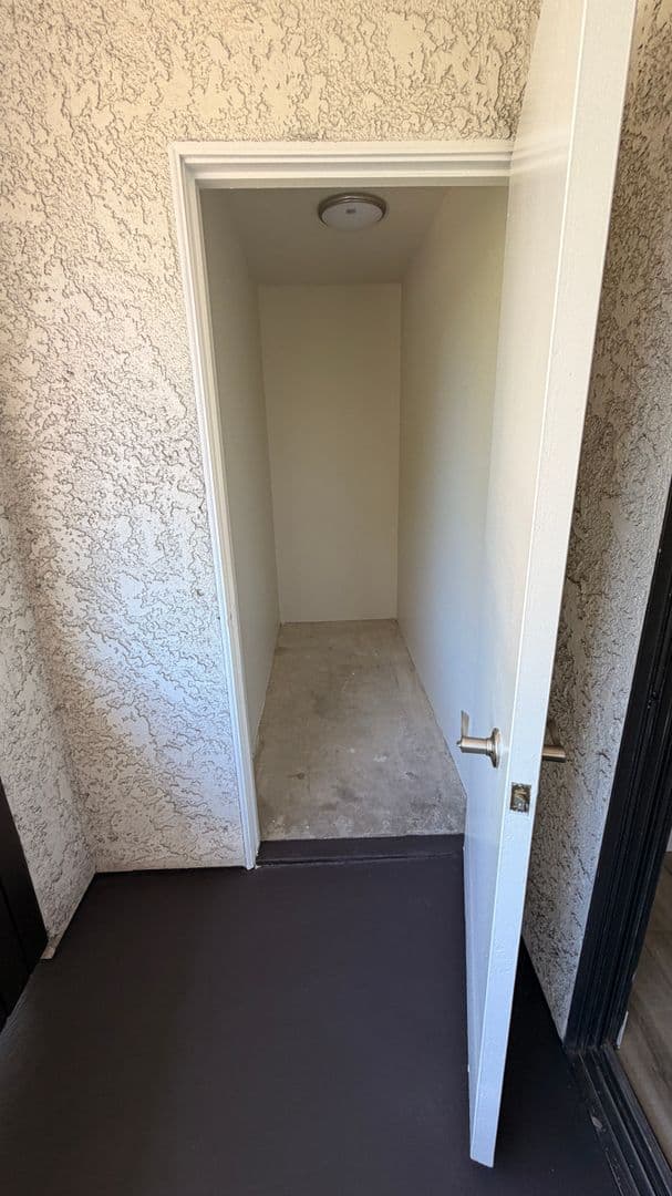 8608 Foothill Blvd (z1450.28) 14 of 20