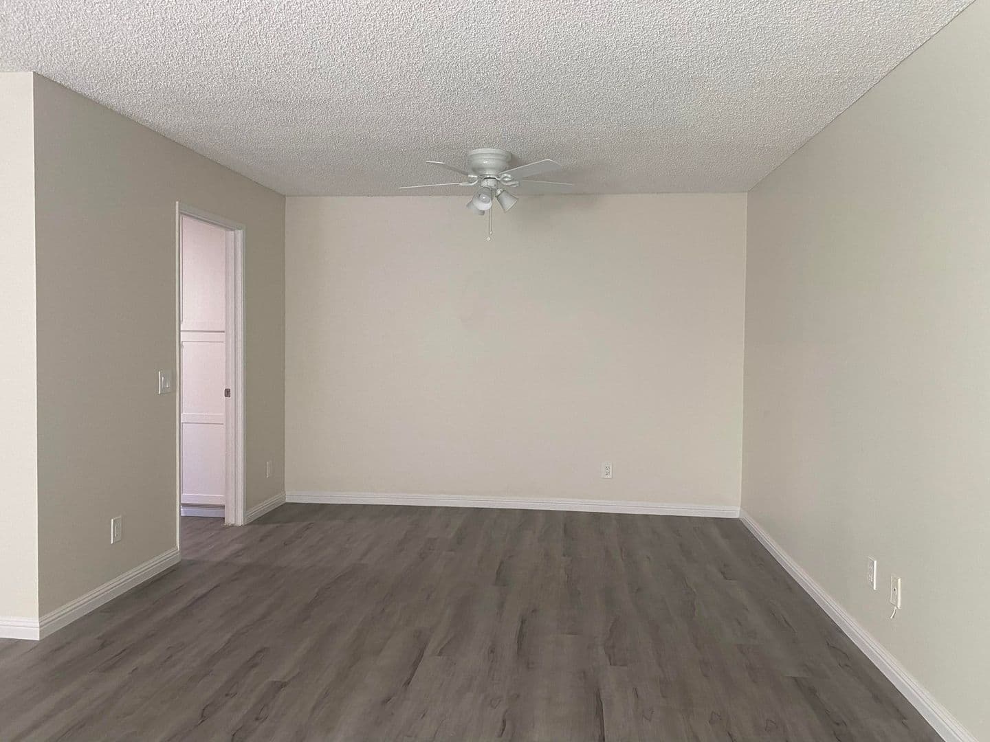 8608 Foothill Blvd (z1450.28) 2 of 8