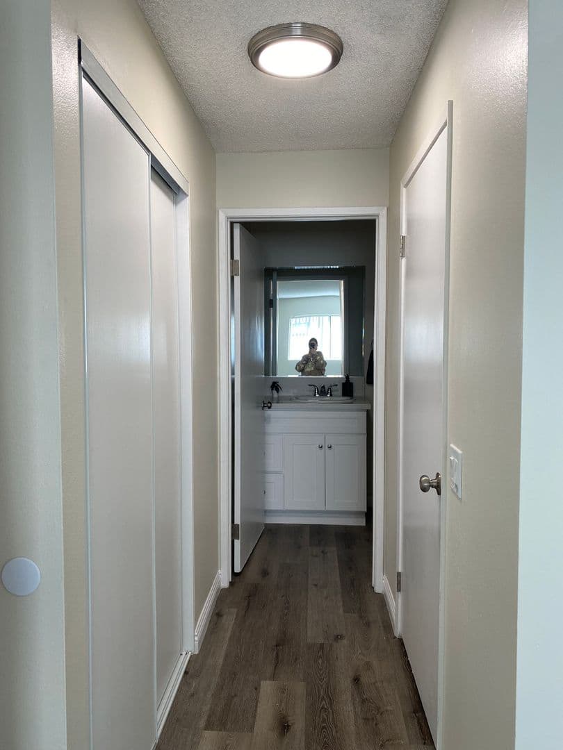 8608 Foothill Blvd (z1450.28) 17 of 22