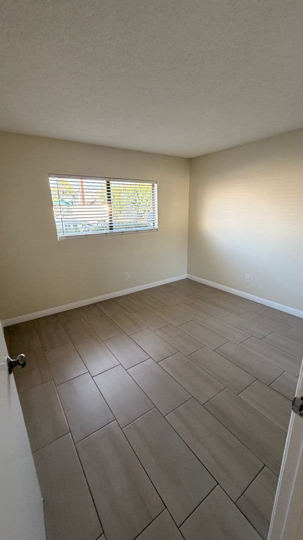 8608 Foothill Blvd (z1450.28) 13 of 16
