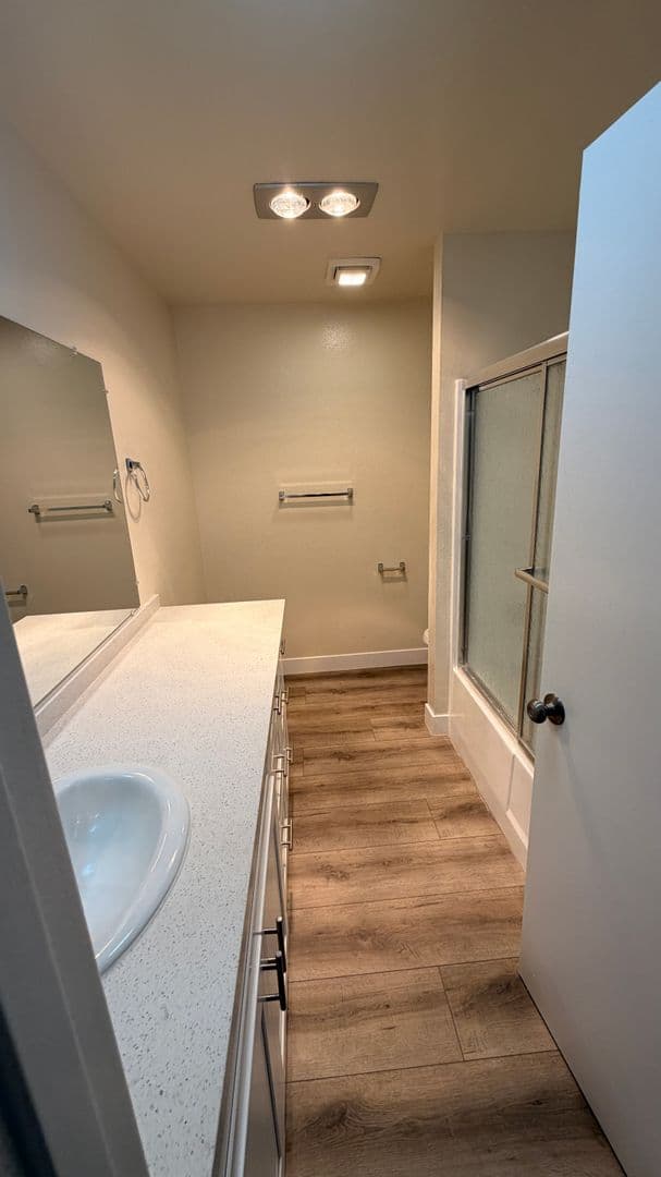 8608 Foothill Blvd (z1450.28) 9 of 20