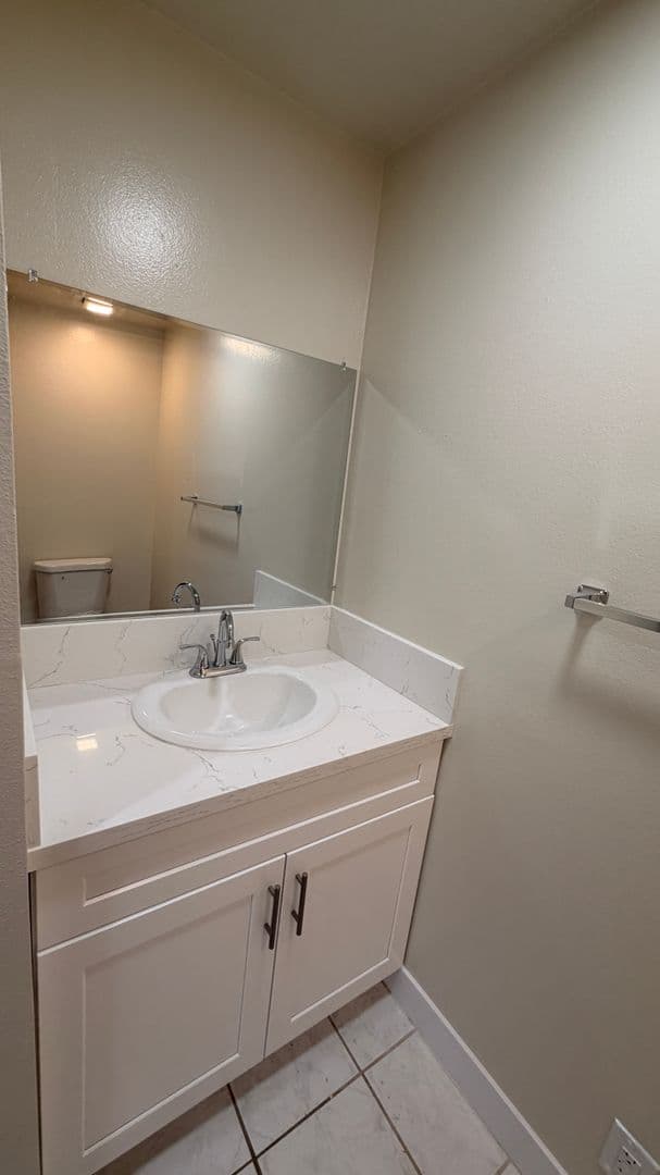 8608 Foothill Blvd (z1450.28) 10 of 13