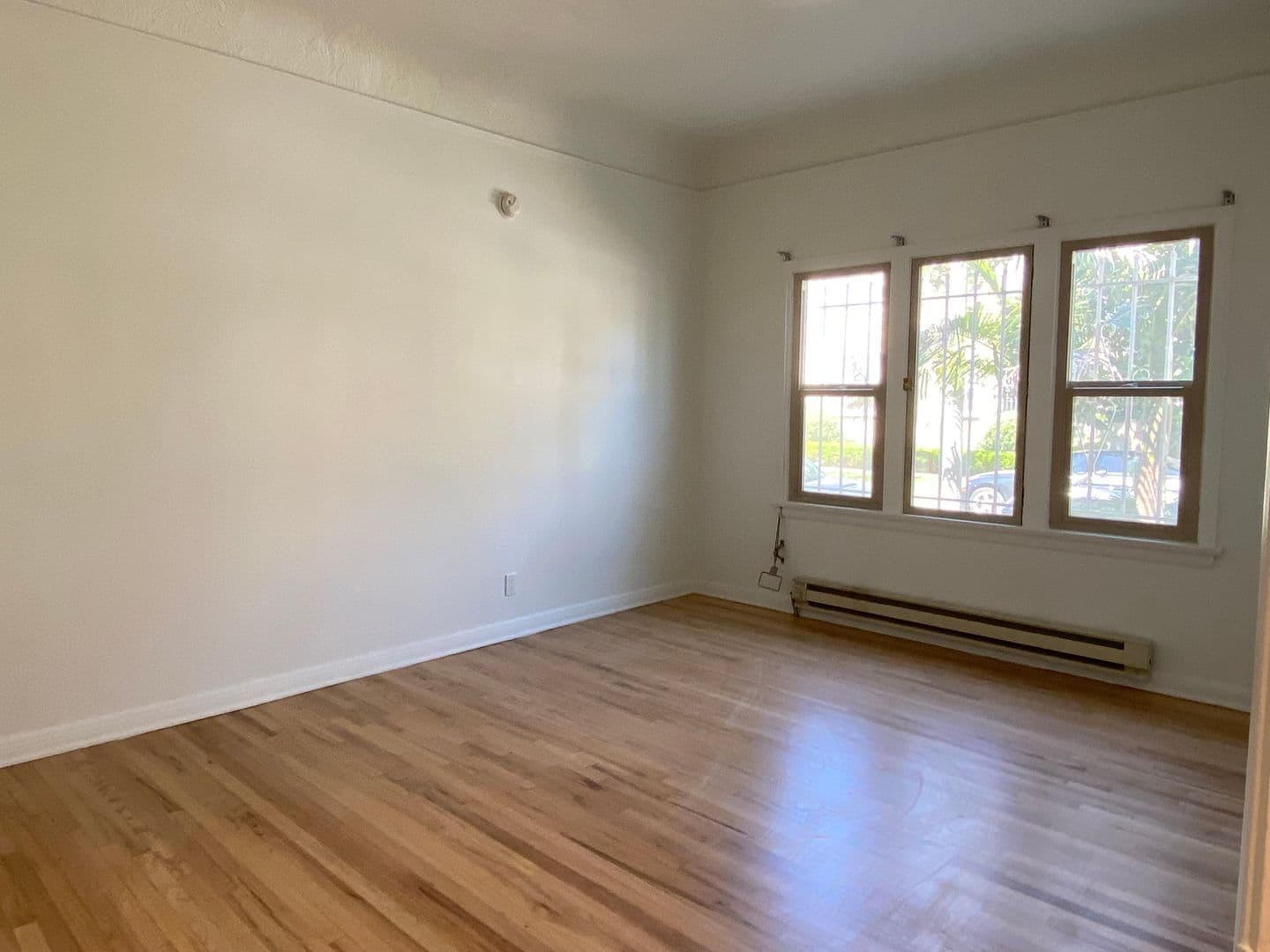 369 North Spaulding Avenue (6600) 7 of 20