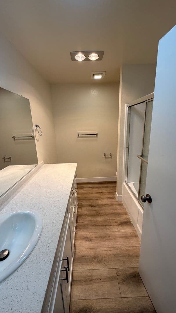 8608 Foothill Blvd (z1450.28) 11 of 20
