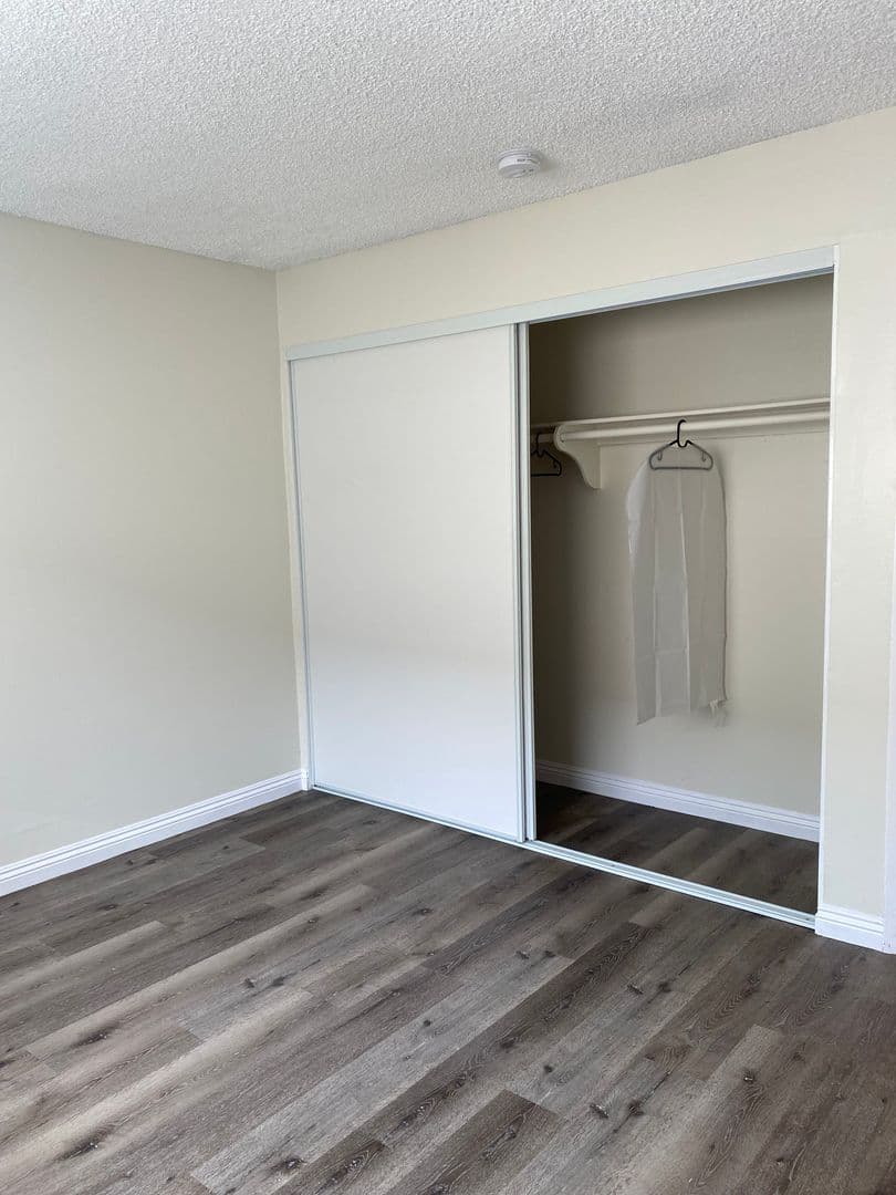 8608 Foothill Blvd (z1450.28) 13 of 22