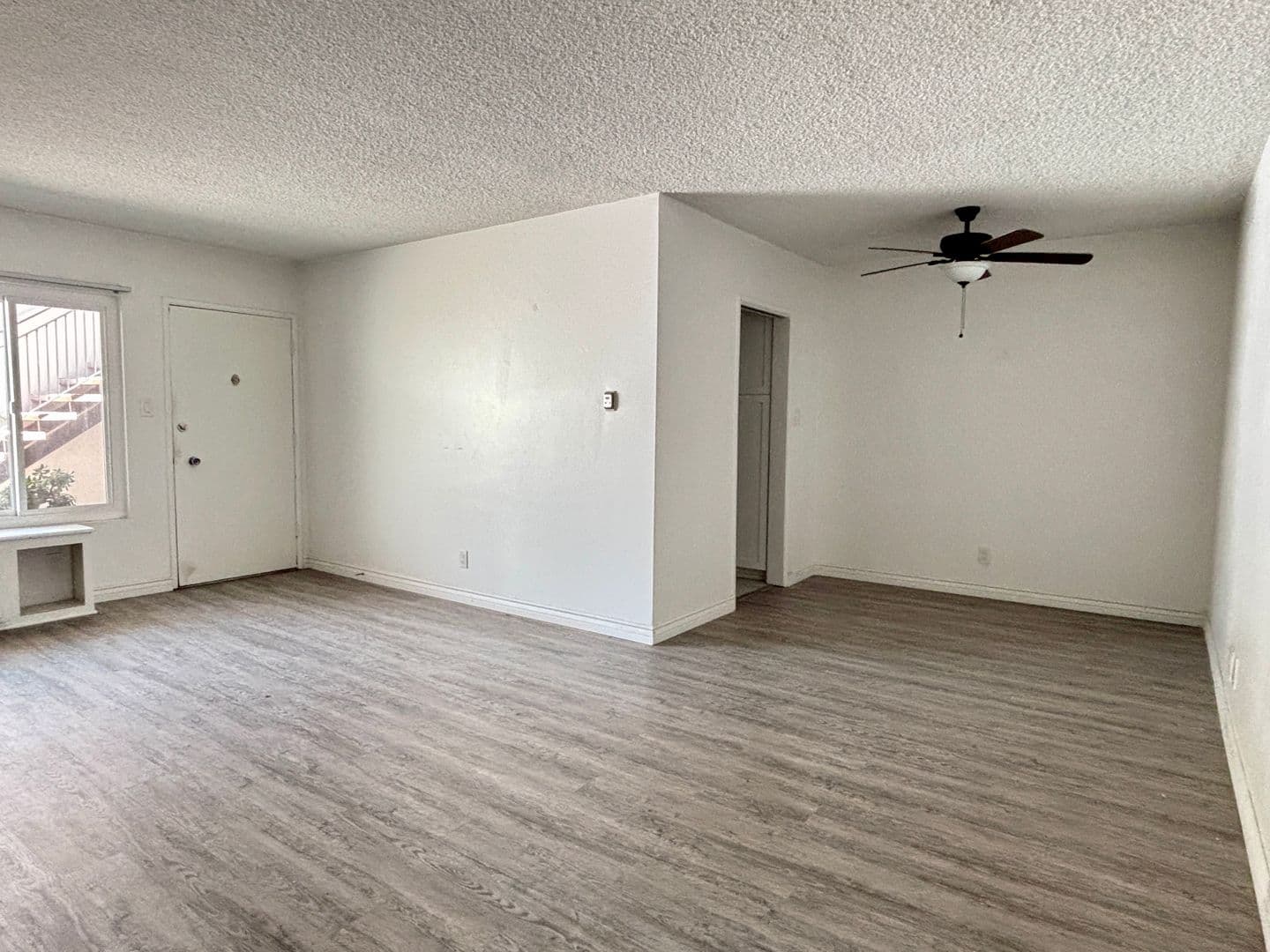 928 South Sherbourne Drive (6605) 9 of 14