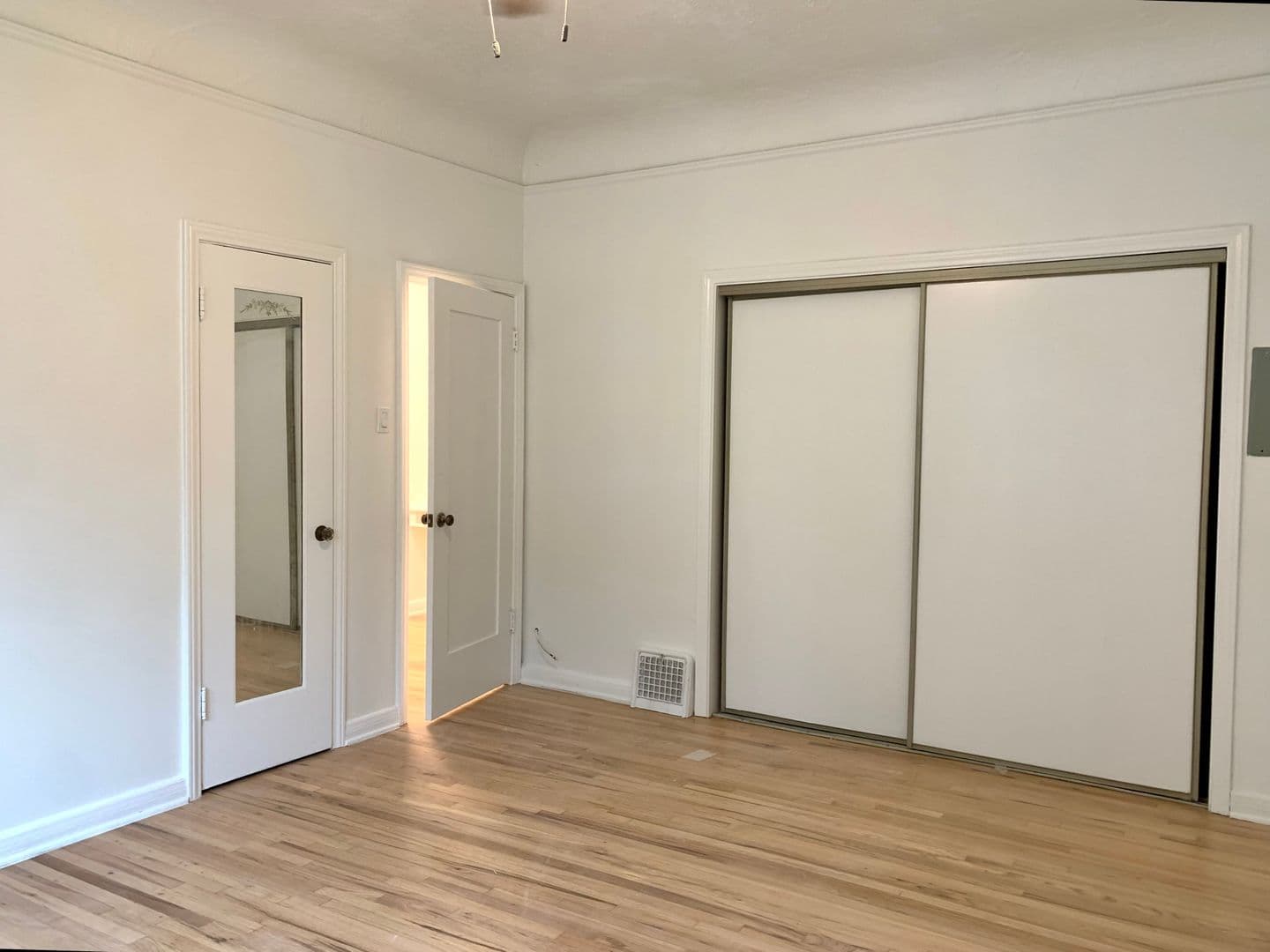 369 North Spaulding Avenue (6600) 14 of 20