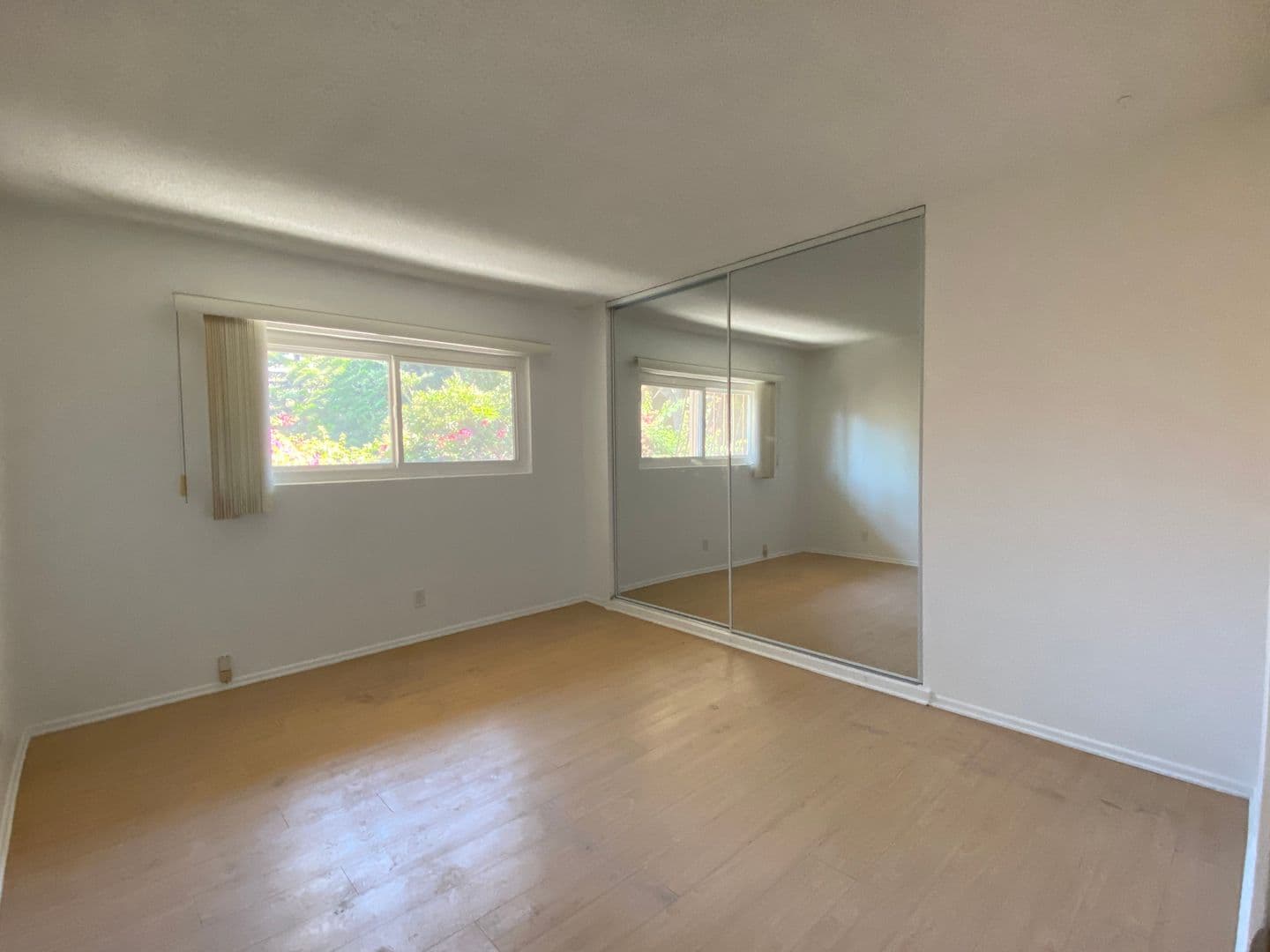 928 South Sherbourne Drive (6605) 11 of 18