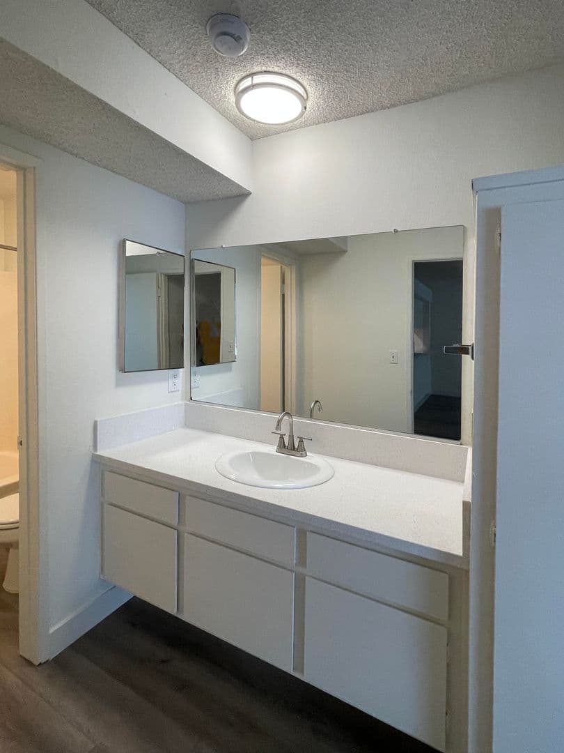 Lee Partnership - 11955 Weddington St (21194) 7 of 27