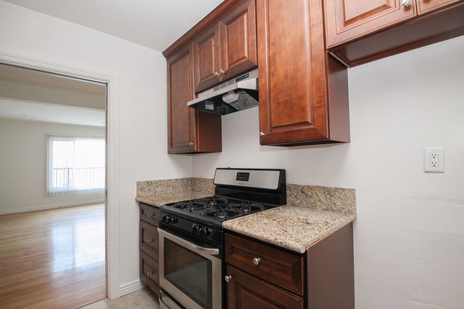3375 Manning Ave. (CPM6111) 15 of 16