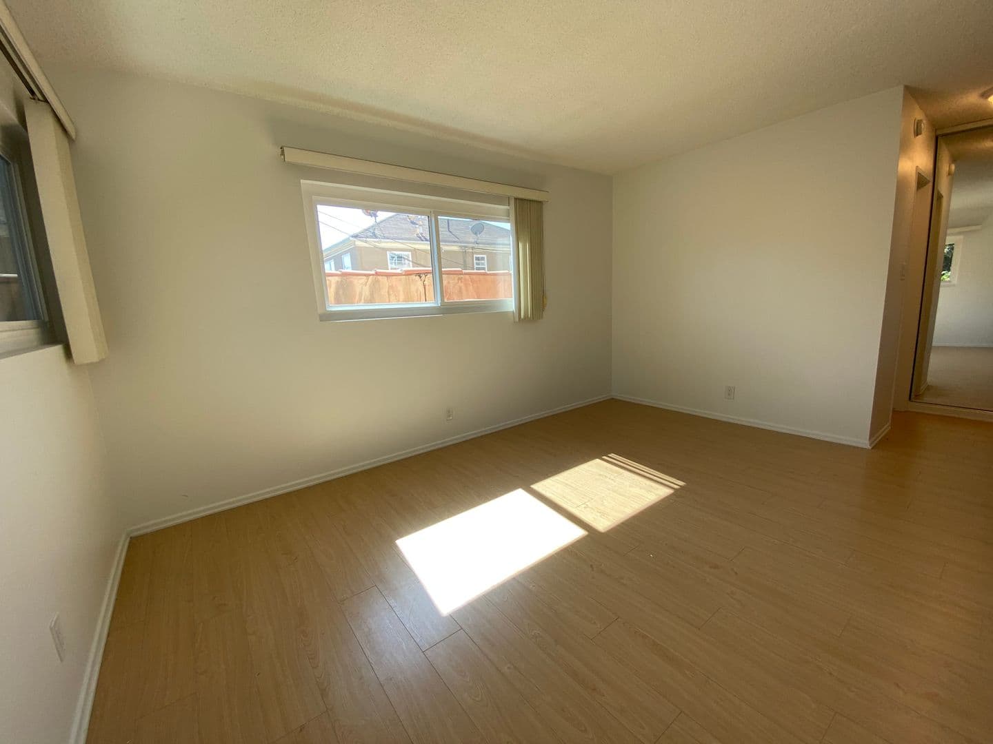 928 South Sherbourne Drive (6605) 14 of 18
