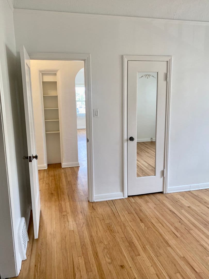 369 North Spaulding Avenue (6600) 17 of 18