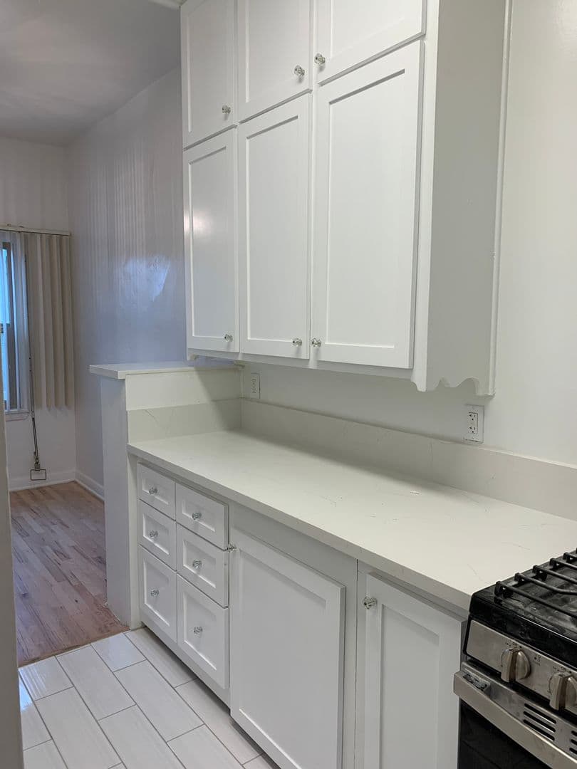 369 North Spaulding Avenue (6600) 18 of 20