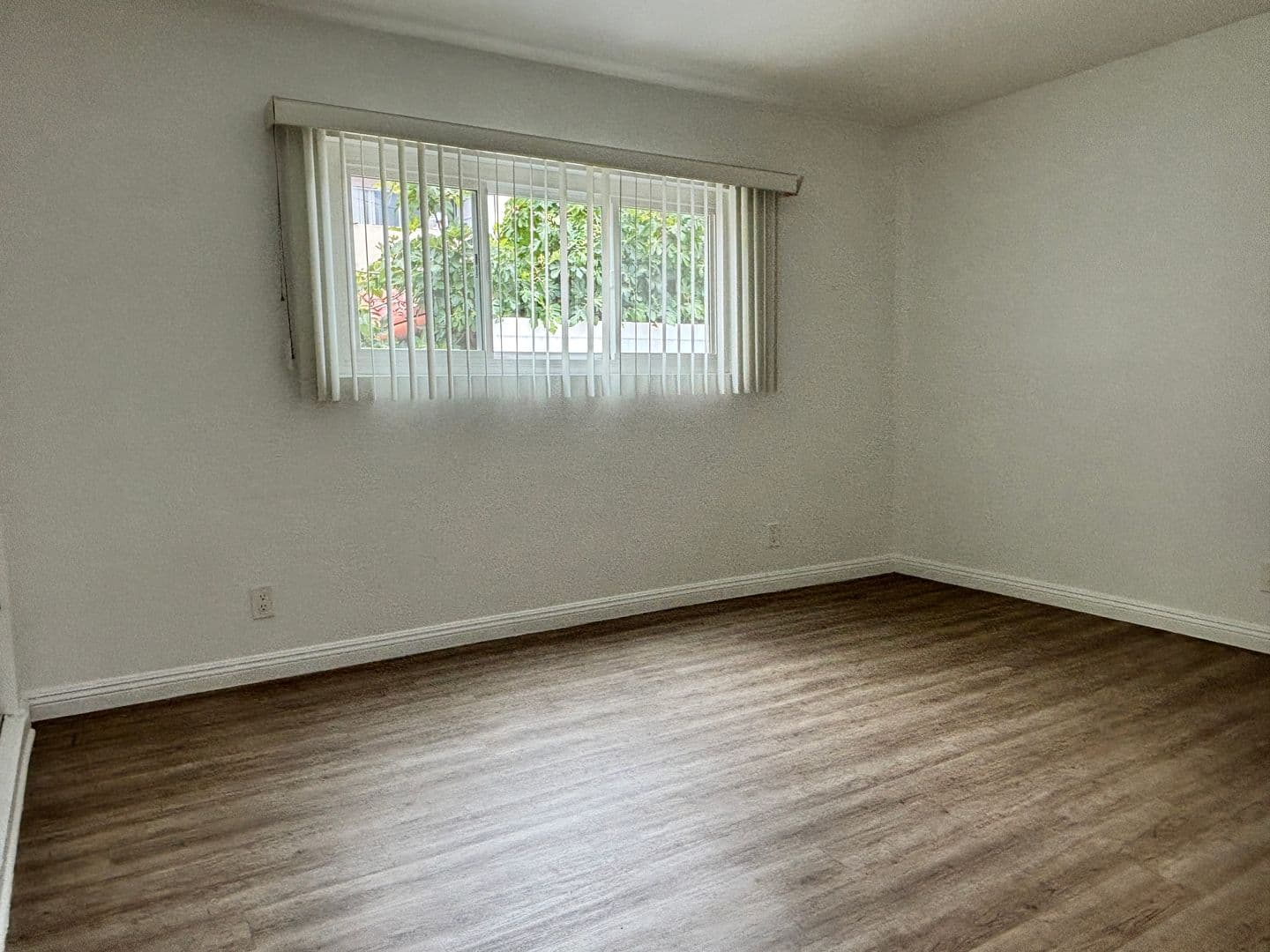 928 South Sherbourne Drive (6605) 17 of 26