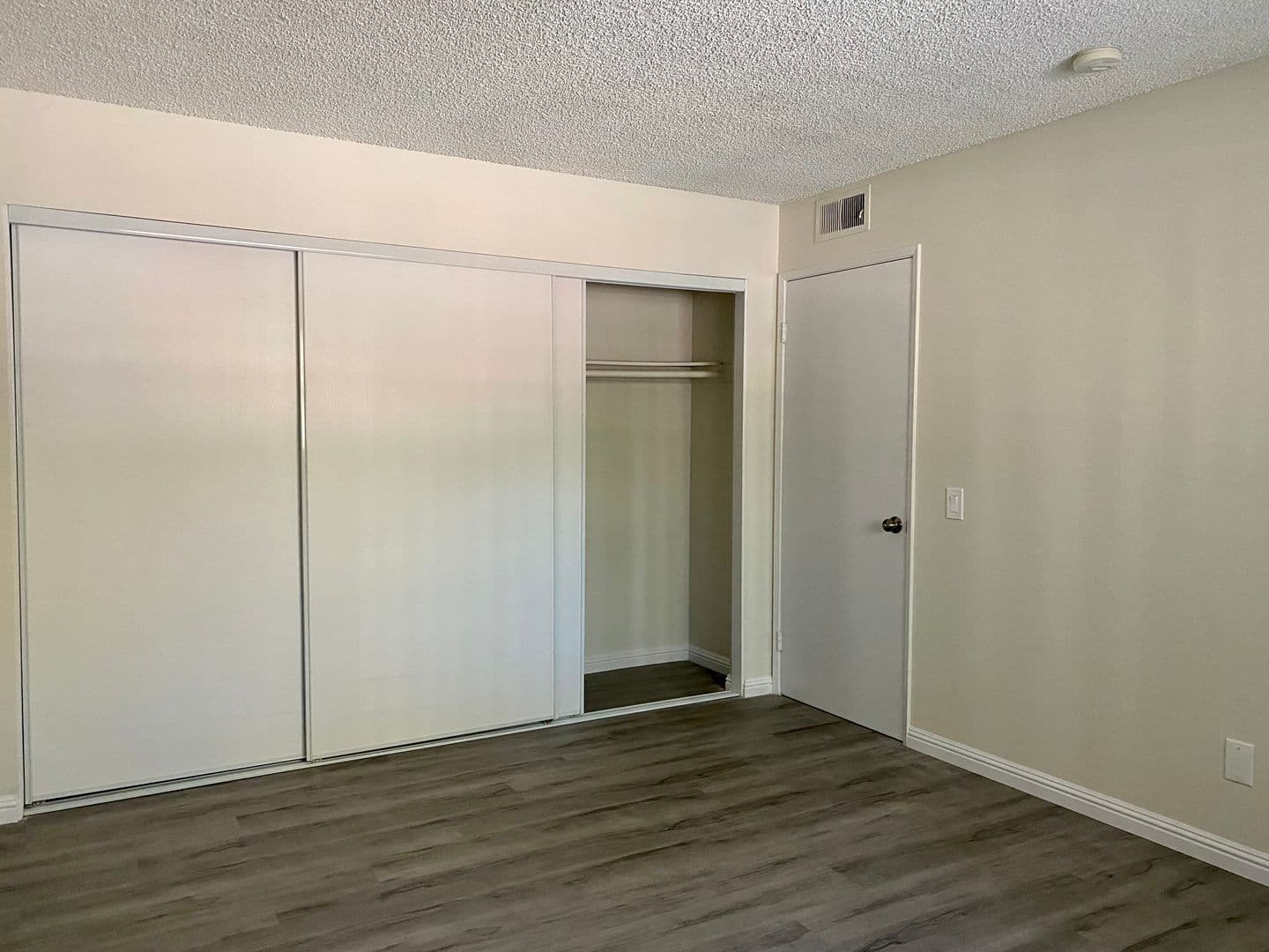 8608 Foothill Blvd (z1450.28) 7 of 8