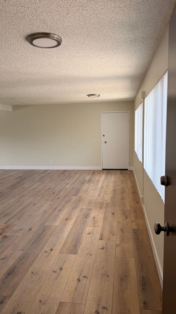 8608 Foothill Blvd (z1450.28) 2 of 13