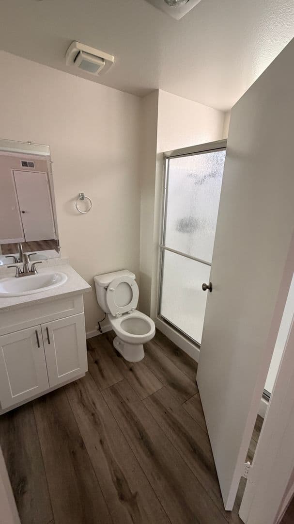 8608 Foothill Blvd (z1450.28) 7 of 20