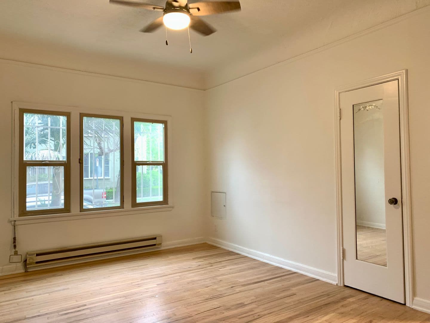 369 North Spaulding Avenue (6600) 13 of 20