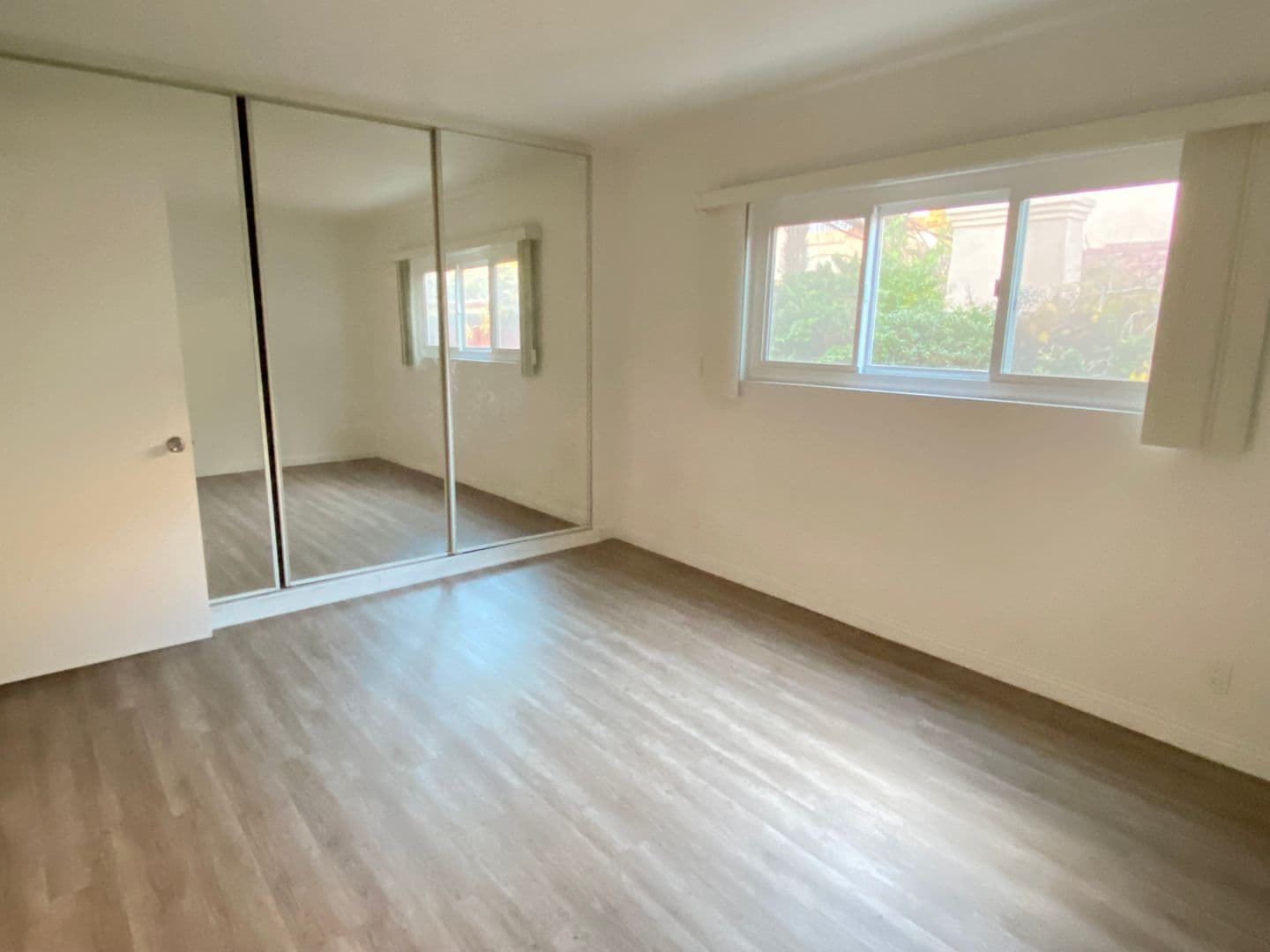 928 South Sherbourne Drive (6605) 6 of 26