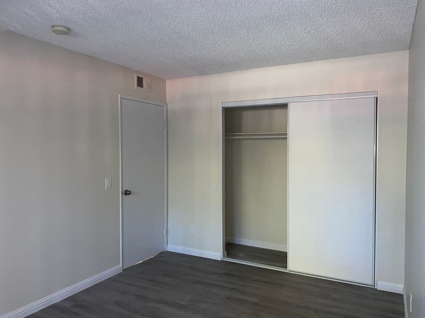 8608 Foothill Blvd (z1450.28) 5 of 8