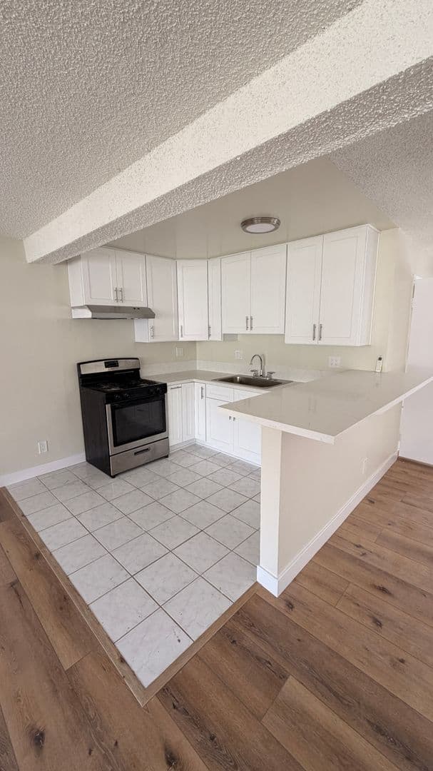 8608 Foothill Blvd (z1450.28) 6 of 13