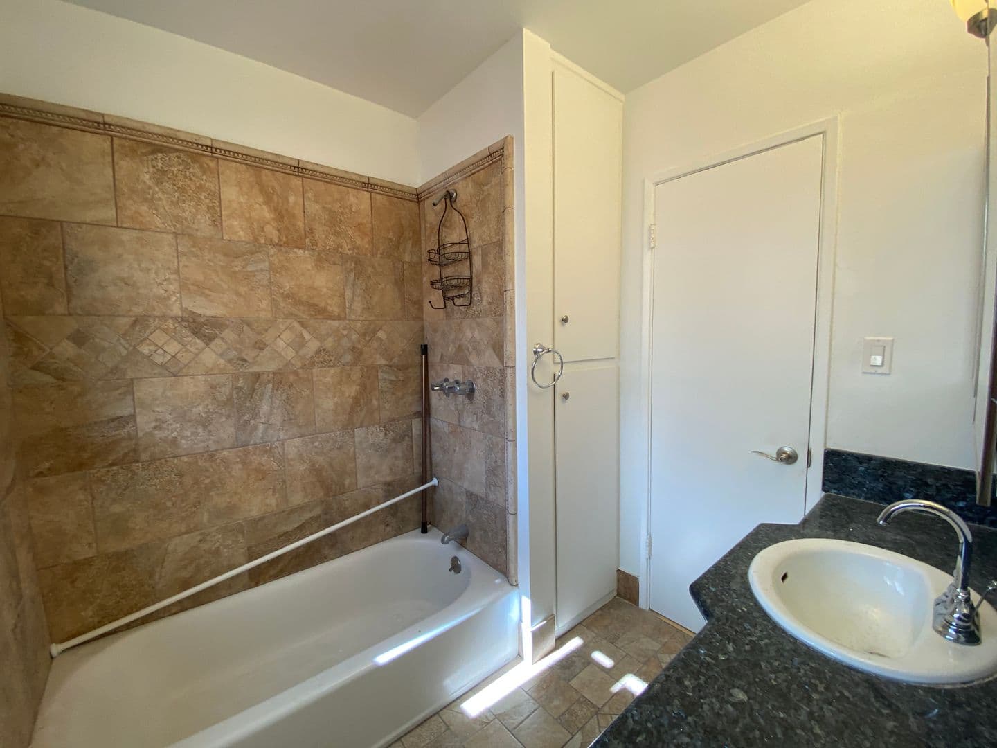 928 South Sherbourne Drive (6605) 16 of 18