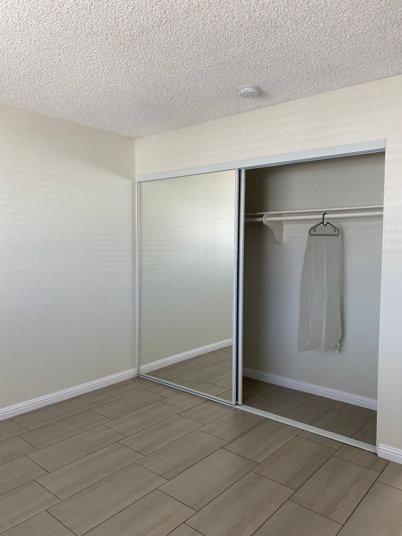8608 Foothill Blvd (z1450.28) 8 of 16
