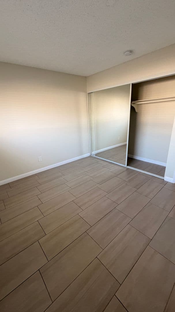 8608 Foothill Blvd (z1450.28) 14 of 16