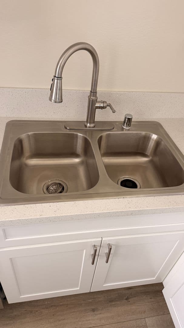 8608 Foothill Blvd (z1450.28) 5 of 20