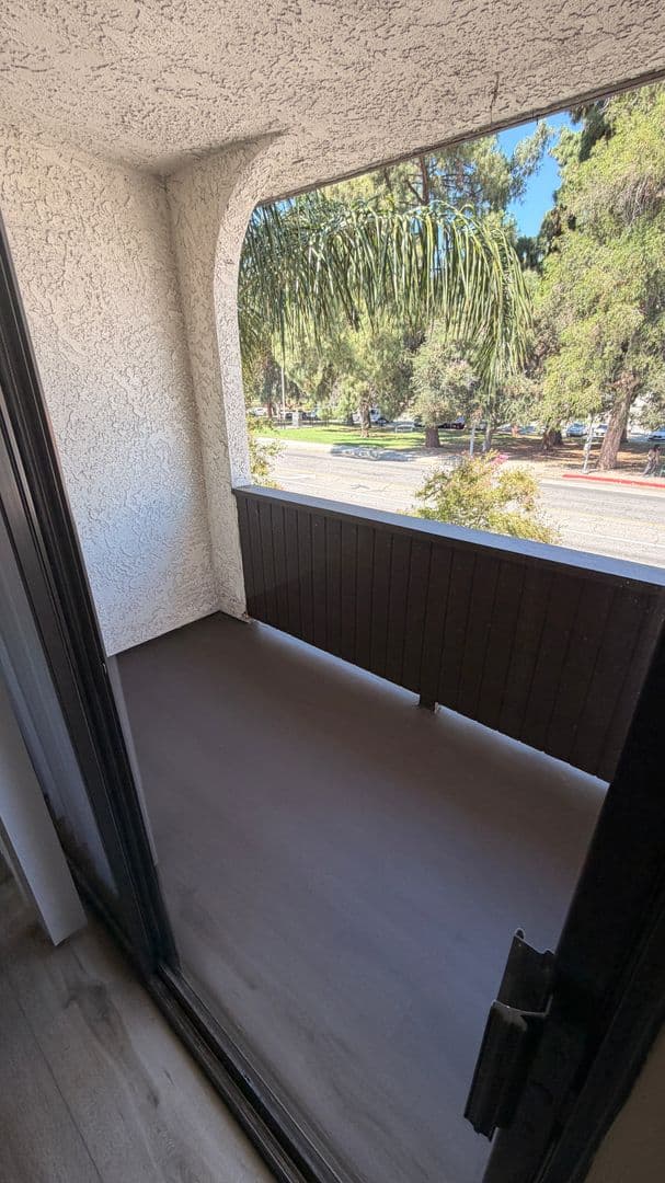 8608 Foothill Blvd (z1450.28) 17 of 20