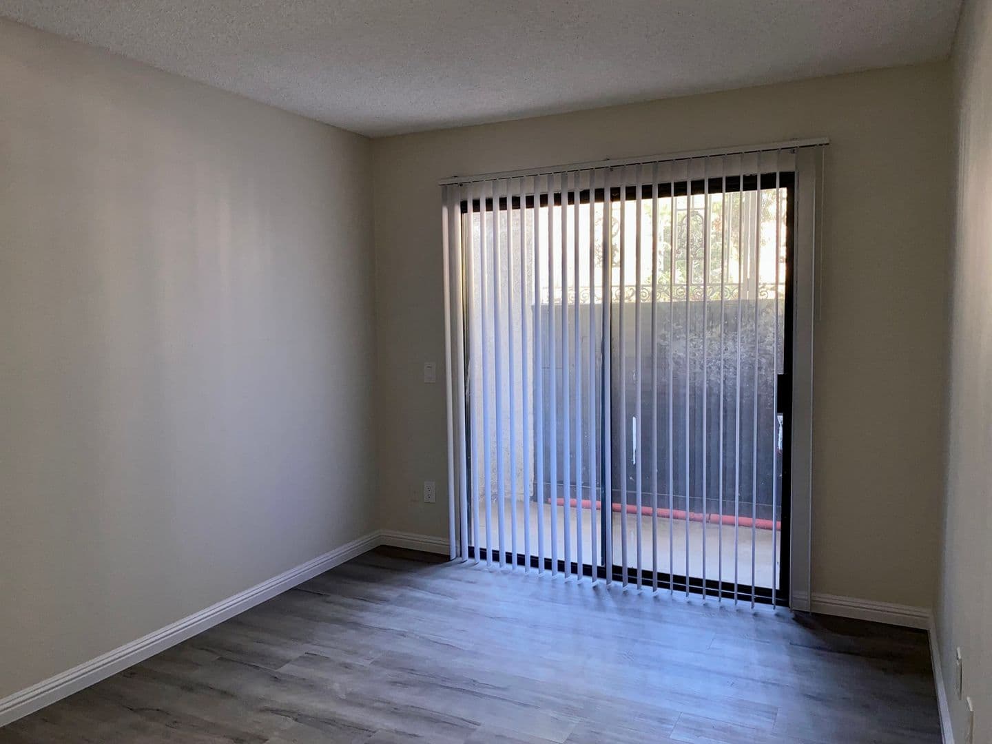 8608 Foothill Blvd (z1450.28) 6 of 8
