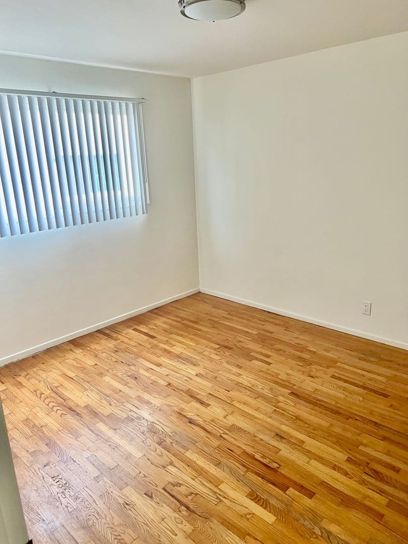 3375 Manning Ave. (CPM6111) 2 of 6