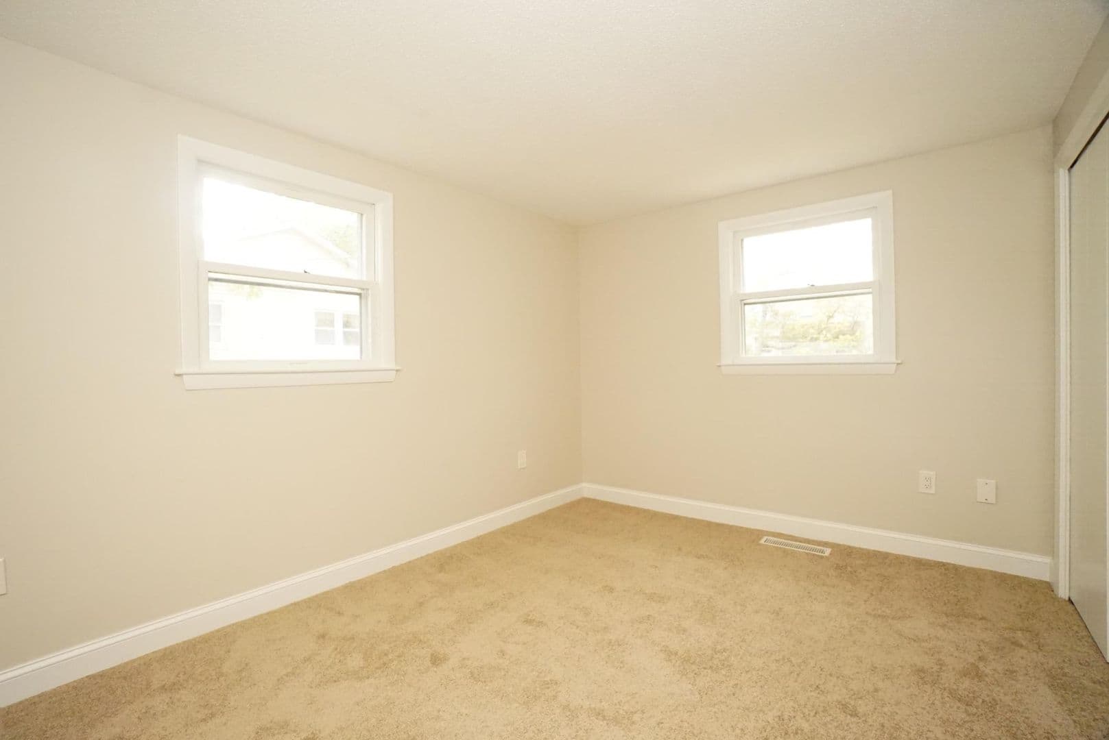 42 Woodfield St 19 of 52