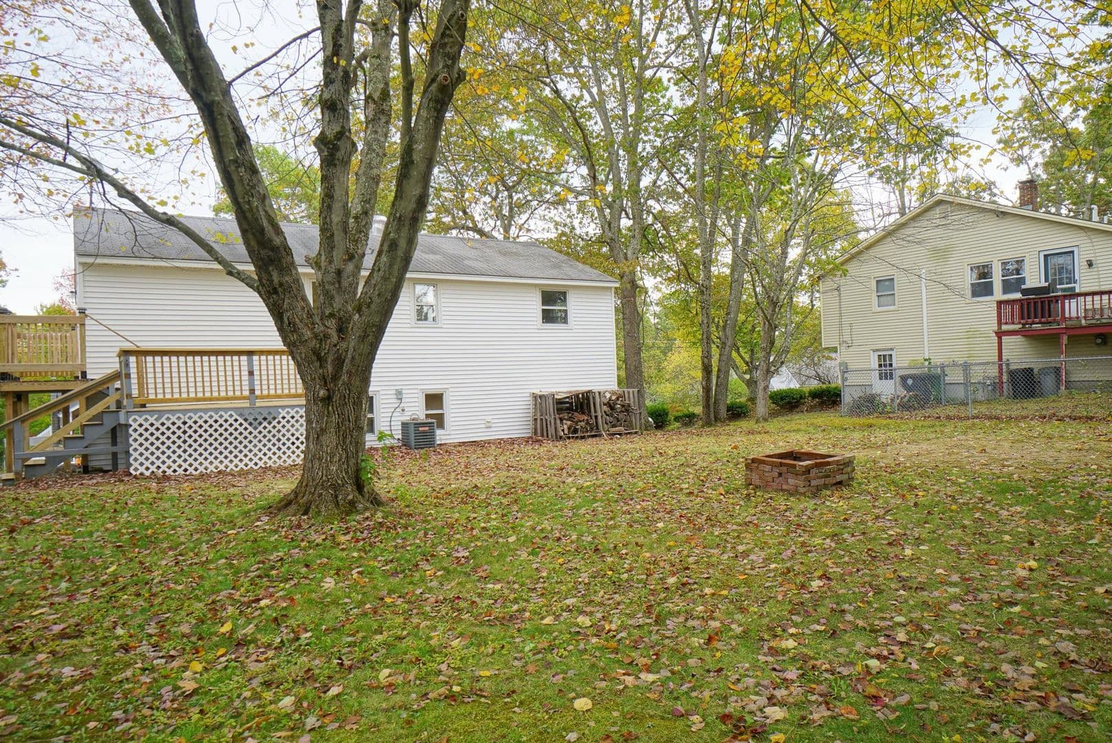42 Woodfield St 44 of 52
