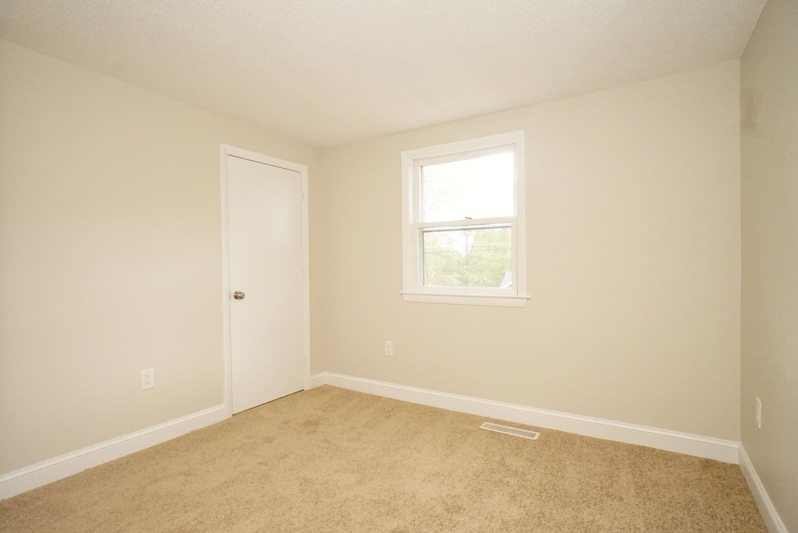 42 Woodfield St 24 of 52